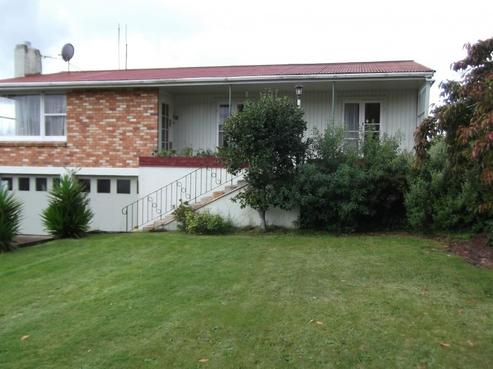 8 Lewis Road, Lynmore