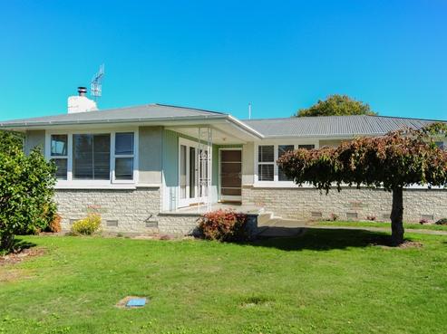 506 Hart Place, Frimley
