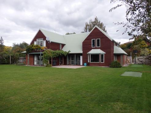 14 Fairburn Place, Leamington