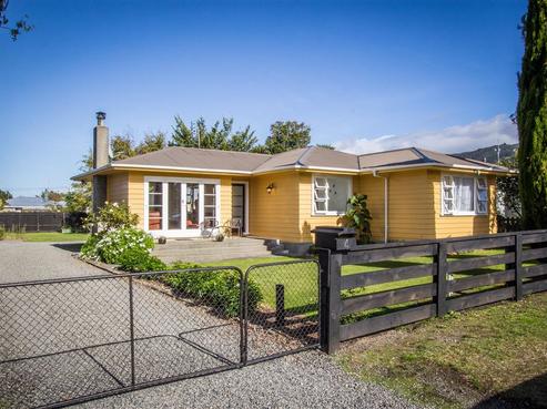 4 William Benton Street, Featherston