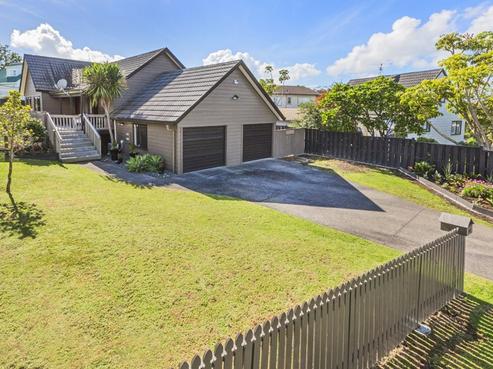 1/6 Gosford Drive, Botany Downs