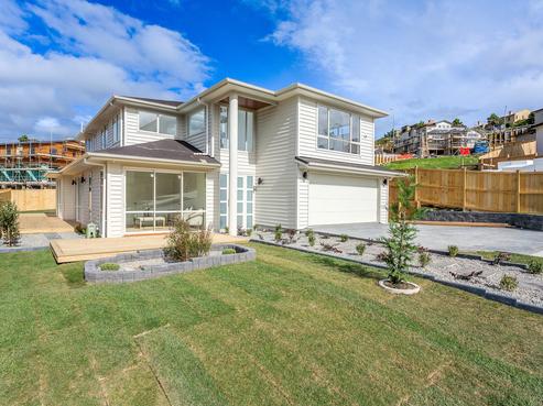 67 Golden Morning Drive, Albany Heights
