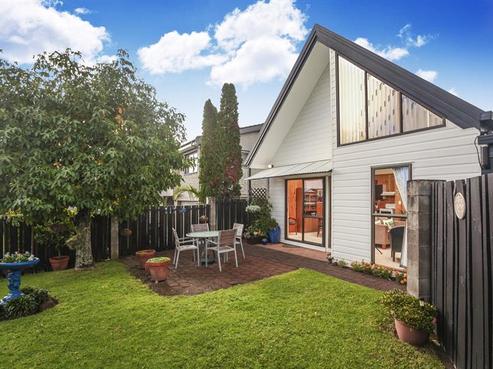 8A Himalaya Crescent, Lynfield