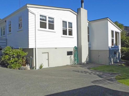 24 Foster Crescent, Belmont