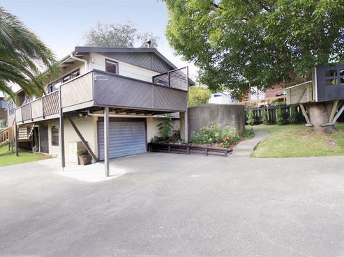 13B Brian Crescent, Stanmore Bay