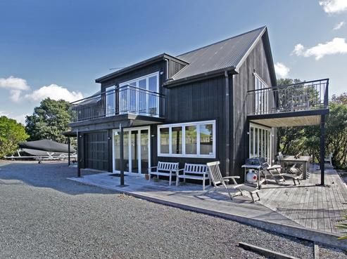 2 Kourataki Road, Leigh