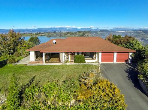 60 Bronte Road East, Mahana