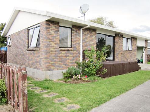 2/37A Station Road, Paeroa