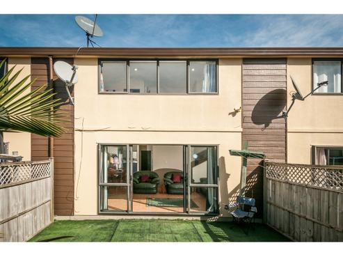 35D Fields Parade, Oteha
