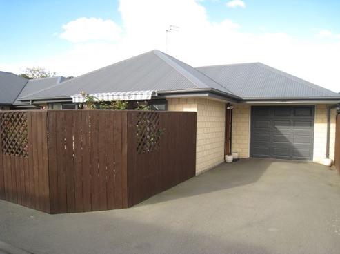 24E Sawyers Arms Road, Northcote