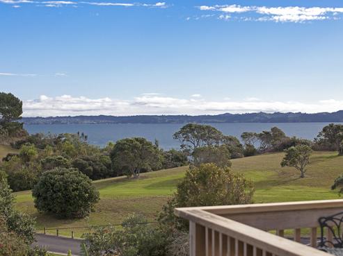 1276 Whangaparaoa Road, Army Bay