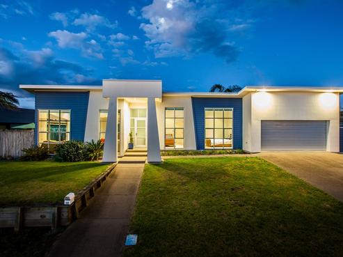 38 Ocean View Road, Coastlands