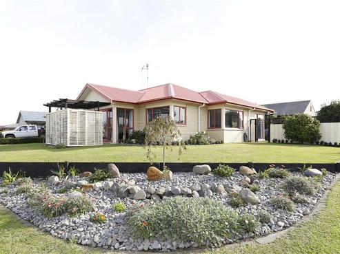 2 Harrogate Place, Grandview Heights