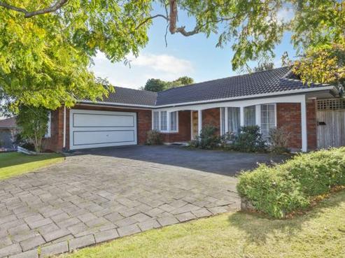 7 Meadowland Drive, Somerville