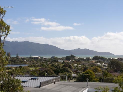 8 Kawau Grove, Waikanae Beach