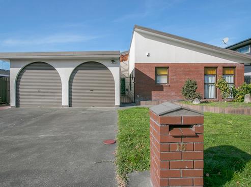 16 Konini Crescent, Pirimai