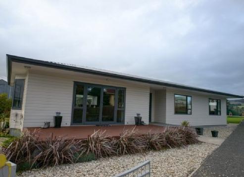 18 Saunders Street, Owaka