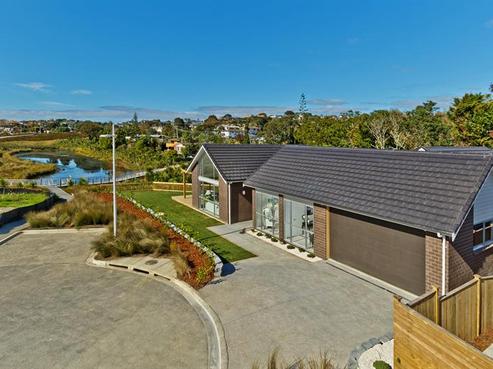 14 Carex Way, Long Bay