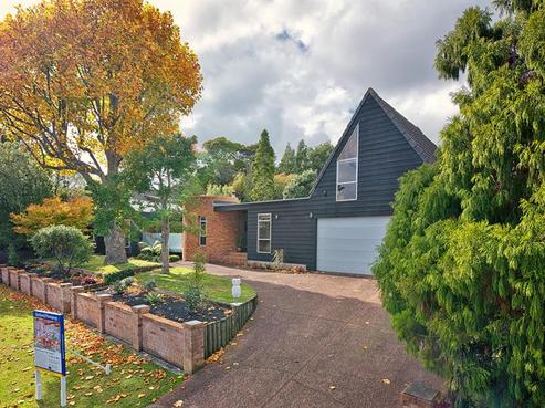 7 Scenic Drive, Hillpark