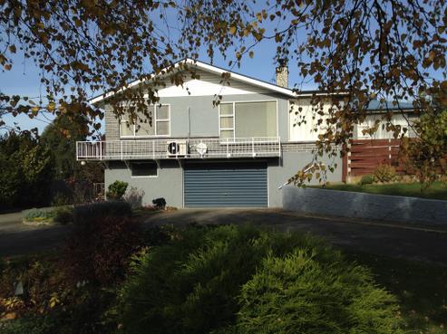 20 Robins Road, Deborah