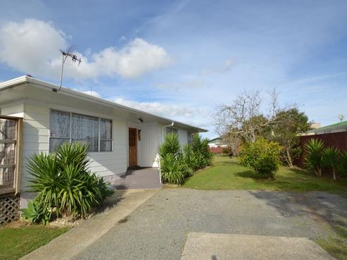 8 Paramount Parade, Tikipunga