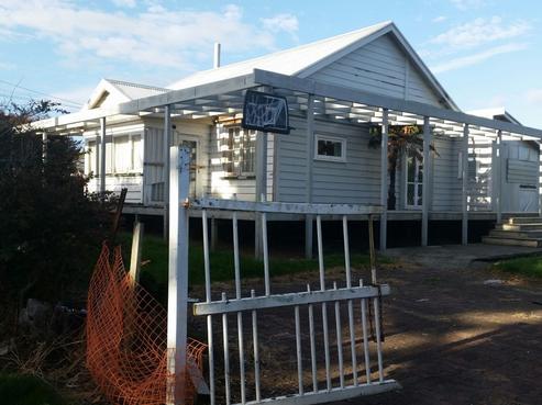 11 Beach Road, Takanini