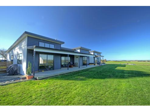 84 Rolling Ridges Road, Levels