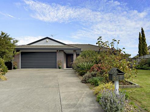 27 Ambleside Drive, Northpark