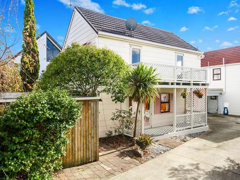 1/10 Himalaya Crescent, Lynfield
