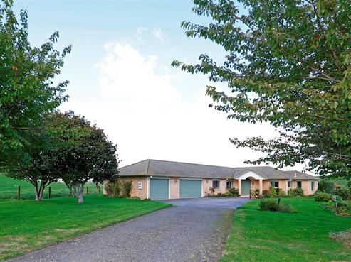 123 Robson Road, Ngahinapouri