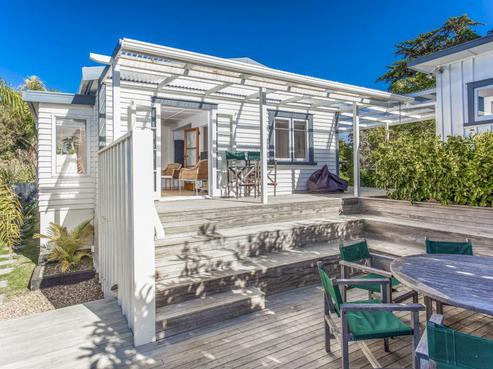 32 Cory Road, Palm Beach
