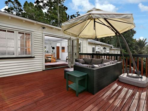 104 Scenic Drive, Titirangi