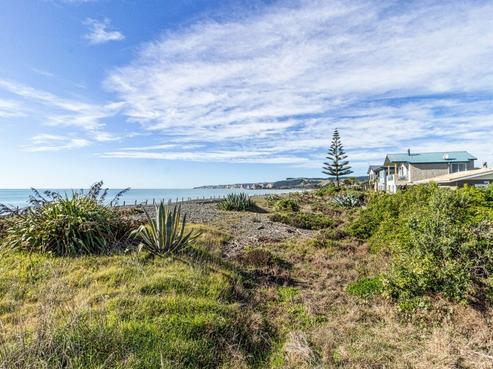 221 Clifton Road, Te Awanga