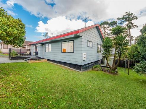 13A Coubray Place, Botany Downs