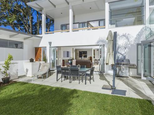 208 Beach Road, Campbells Bay