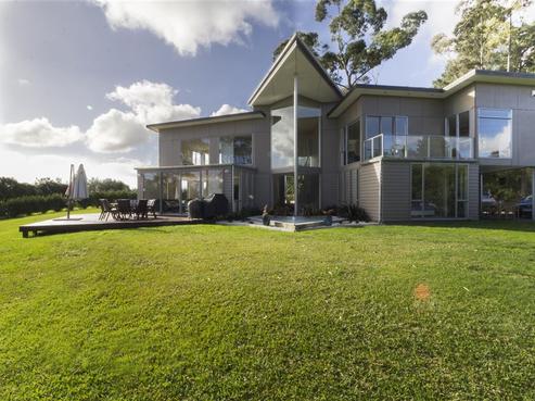 137 Wade River Road, Stanmore Bay