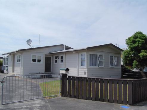 17 Dewe Avenue, Feilding
