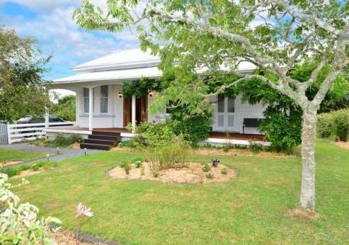 1035 Kahikatea Flat Road, Waitoki