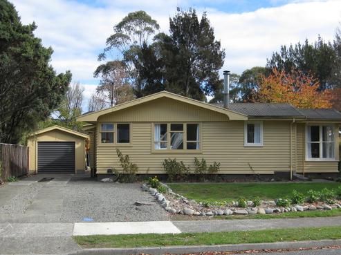13 Kowhai Street, Tapawera