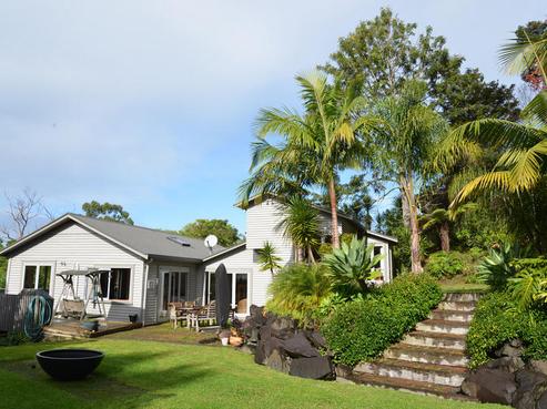 611 Huia Road, Parau