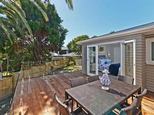 2/17 Lyons Avenue, Murrays Bay