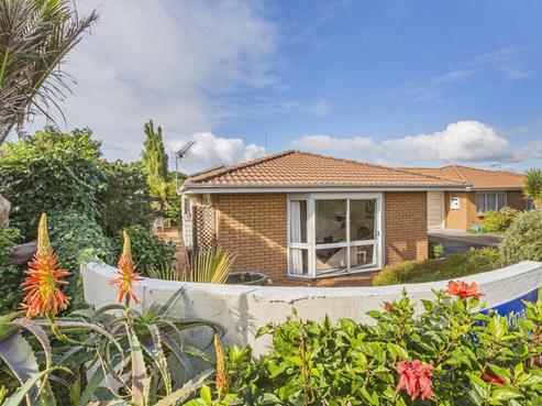 1/22 Pinewood Grove, Botany Downs