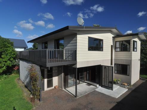 215B Mary Road, Whangamata