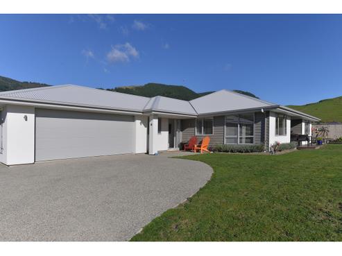 28 Sanctuary Drive, Stoke