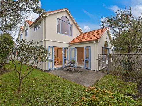 83B Old Lake Road, Narrow Neck