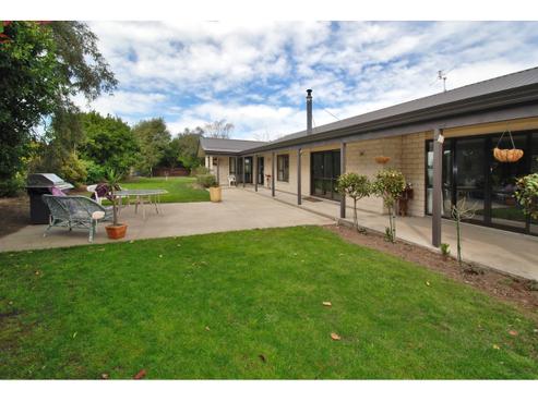 2317 Main South Road, Burnham