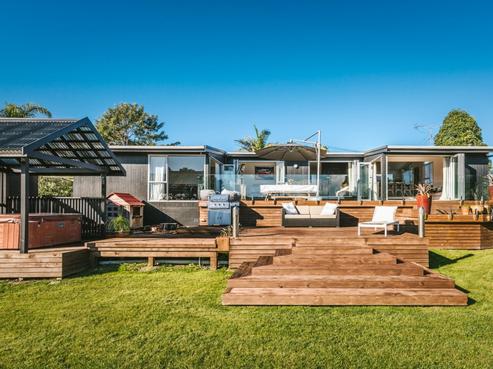 23 Esslin Road, Surfdale