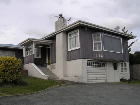 176 Lake Terrace, Hilltop