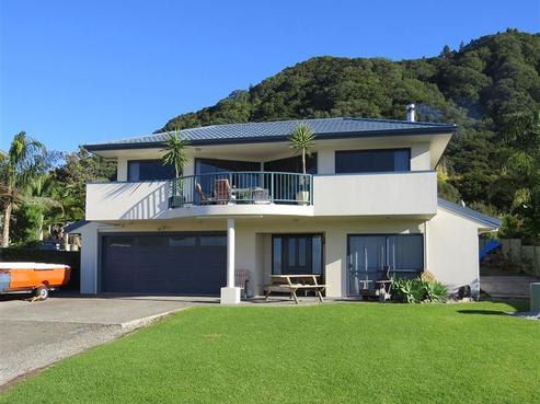 7 Grace Street, Matata