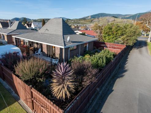 2/3 Byron Place, Stoke